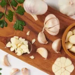 Kumur Garam sampai Kunyah Bawang Putih