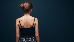 Penyebab Skoliosis pada Anak Sekolah